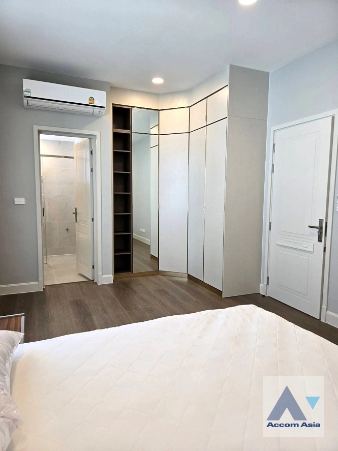 15  4 br House for rent and sale in Latkrabang ,Bangkok ARL Ban Thap Chang at Nantawan Rama 9 New Krungthepkreetha AA42739