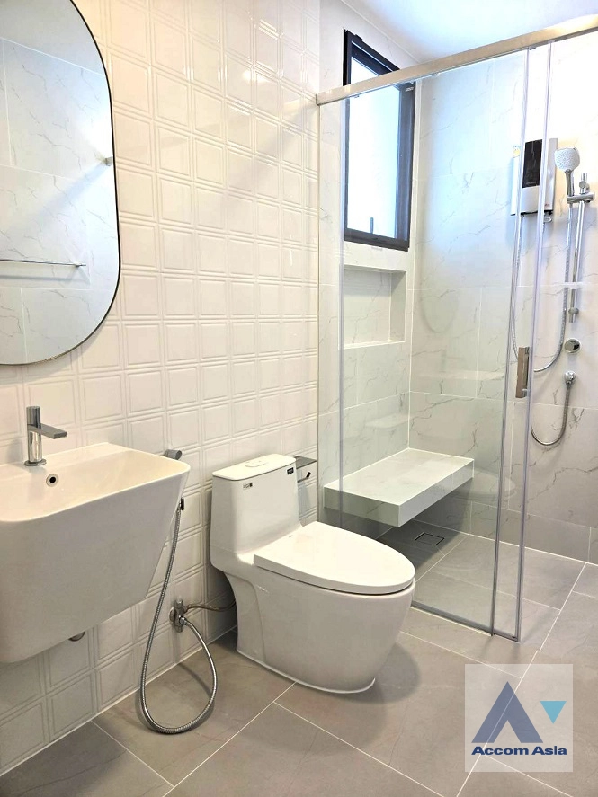 16  4 br House for rent and sale in Latkrabang ,Bangkok ARL Ban Thap Chang at Nantawan Rama 9 New Krungthepkreetha AA42739