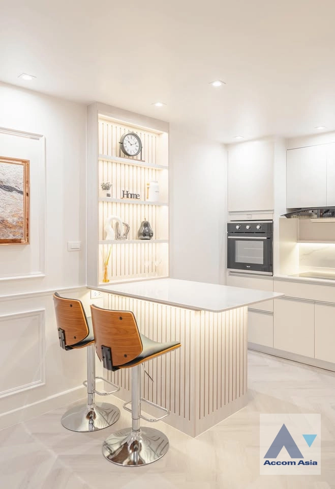 7  3 br Condominium For Sale in Sathorn ,Bangkok BTS Chong Nonsi - BRT Nararam 3 at Fortune Condo Town AA42744