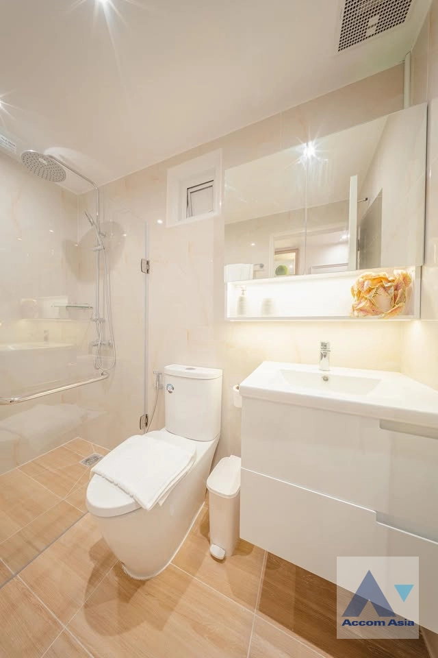 17  3 br Condominium For Sale in Sathorn ,Bangkok BTS Chong Nonsi - BRT Nararam 3 at Fortune Condo Town AA42744