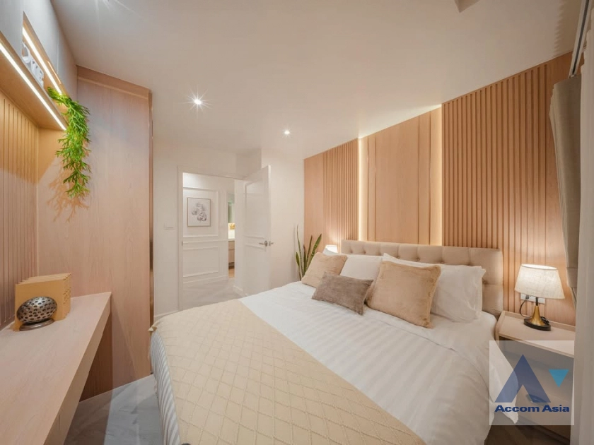 9  3 br Condominium For Sale in Sathorn ,Bangkok BTS Chong Nonsi - BRT Nararam 3 at Fortune Condo Town AA42744