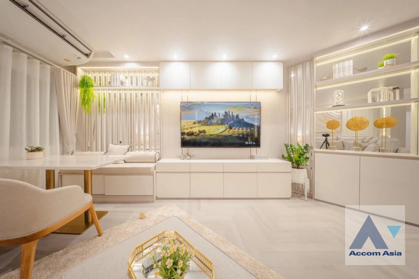  1  3 br Condominium For Sale in Sathorn ,Bangkok BTS Chong Nonsi - BRT Nararam 3 at Fortune Condo Town AA42744
