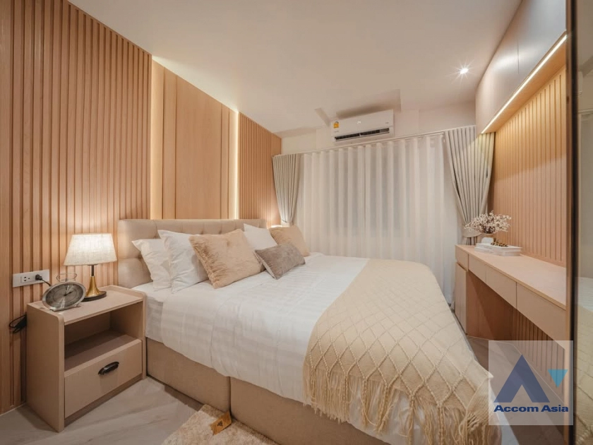 13  3 br Condominium For Sale in Sathorn ,Bangkok BTS Chong Nonsi - BRT Nararam 3 at Fortune Condo Town AA42744