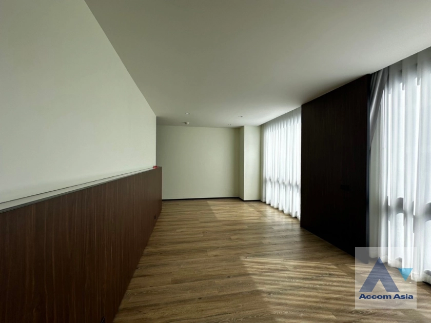 11  3 br Condominium For Rent in Ploenchit ,Bangkok BTS Chitlom at Somkid Gardens AA42746