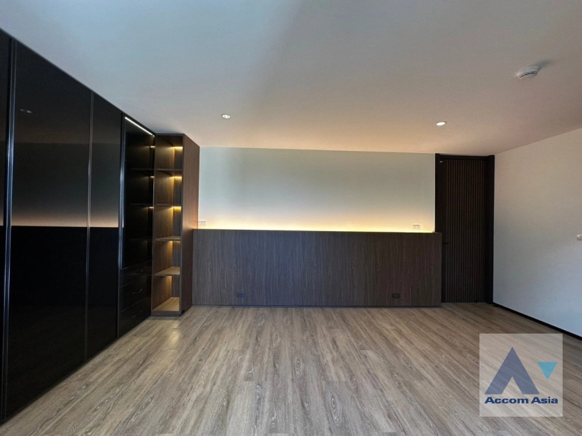 14  3 br Condominium For Rent in Ploenchit ,Bangkok BTS Chitlom at Somkid Gardens AA42746