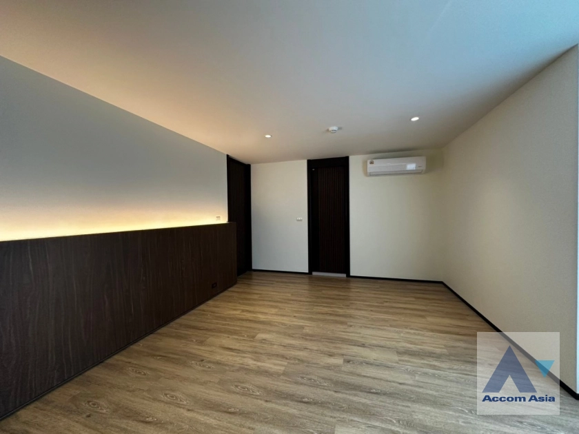 16  3 br Condominium For Rent in Ploenchit ,Bangkok BTS Chitlom at Somkid Gardens AA42746