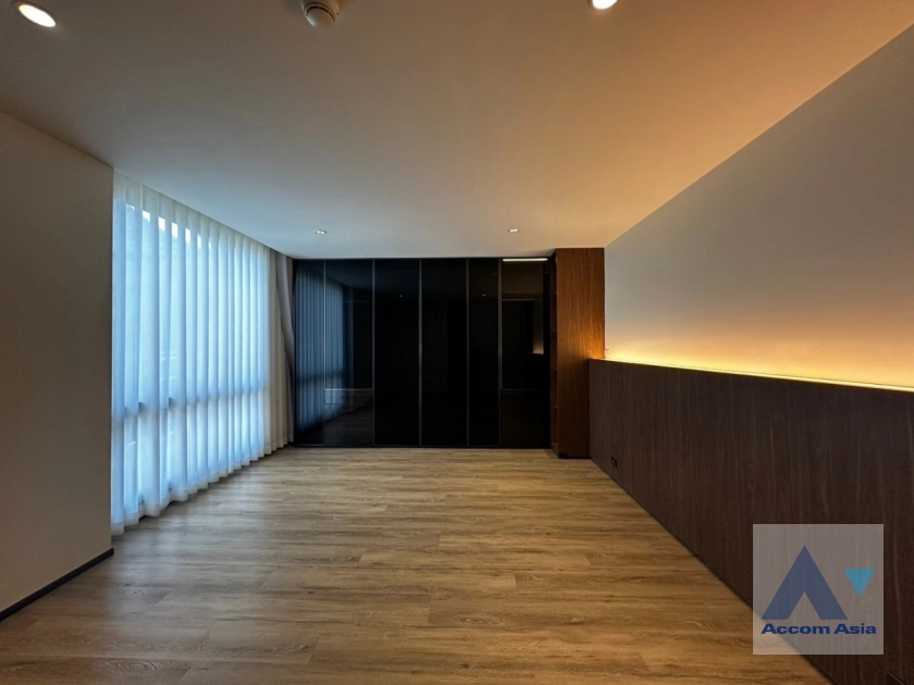 13  3 br Condominium For Rent in Ploenchit ,Bangkok BTS Chitlom at Somkid Gardens AA42746