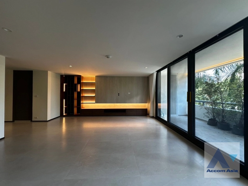  1  3 br Condominium For Rent in Ploenchit ,Bangkok BTS Chitlom at Somkid Gardens AA42746