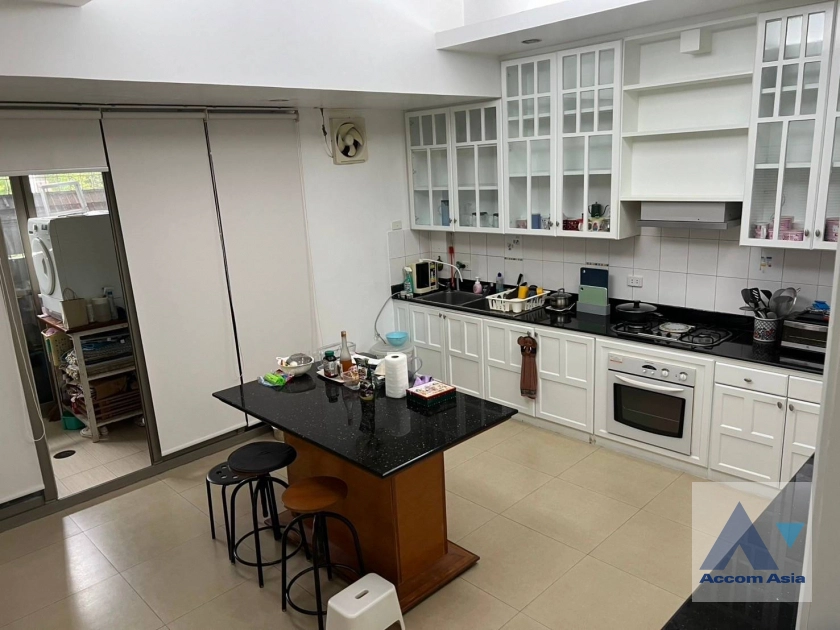 5  3 br Townhouse for rent and sale in Sukhumvit ,Bangkok BTS Thong Lo at Thonglor Garden Place AA42753