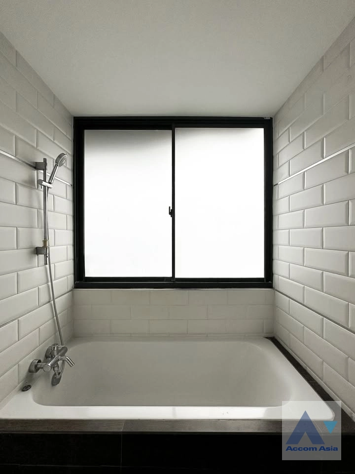 8  1 br Apartment For Rent in Sukhumvit ,Bangkok BTS Nana at Luxurious life in Bangkok AA42755