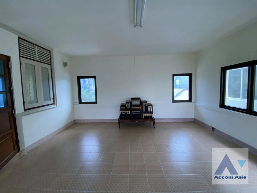 7  5 br House For Rent in Phaholyothin ,Bangkok BTS Saphan-Kwai AA42756
