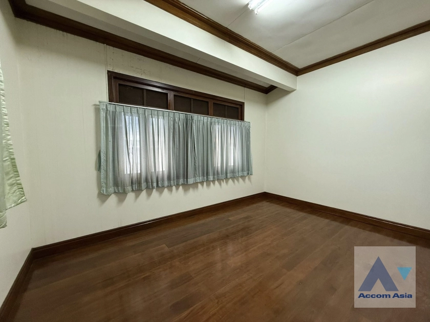 13  5 br House For Rent in Phaholyothin ,Bangkok BTS Saphan-Kwai AA42756