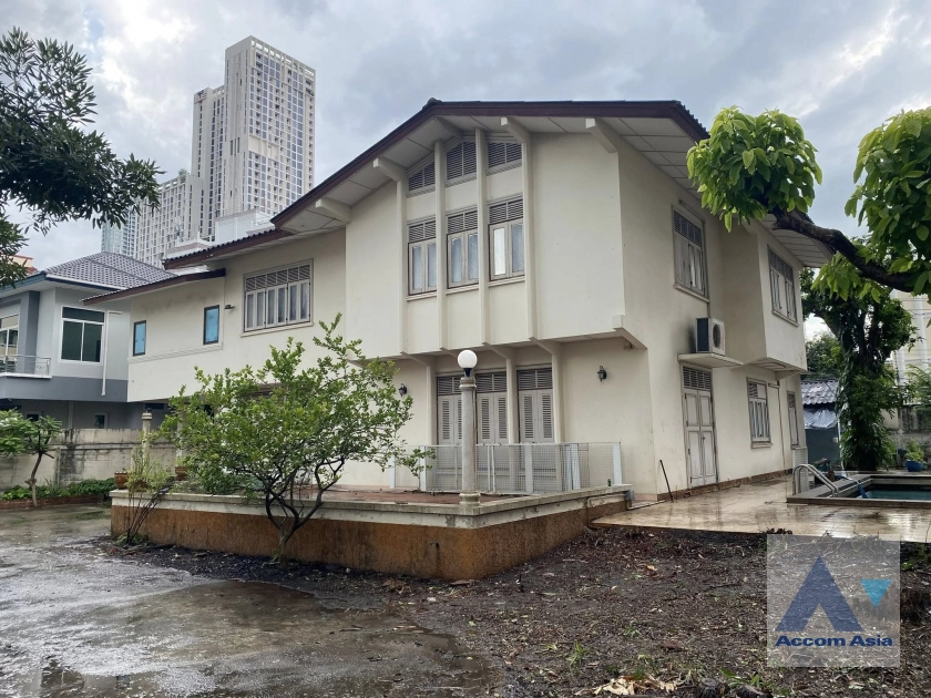  2  5 br House For Rent in Phaholyothin ,Bangkok BTS Saphan-Kwai AA42756