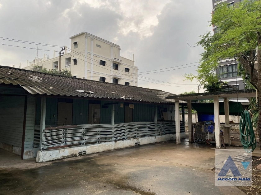 18  5 br House For Rent in Phaholyothin ,Bangkok BTS Saphan-Kwai AA42756