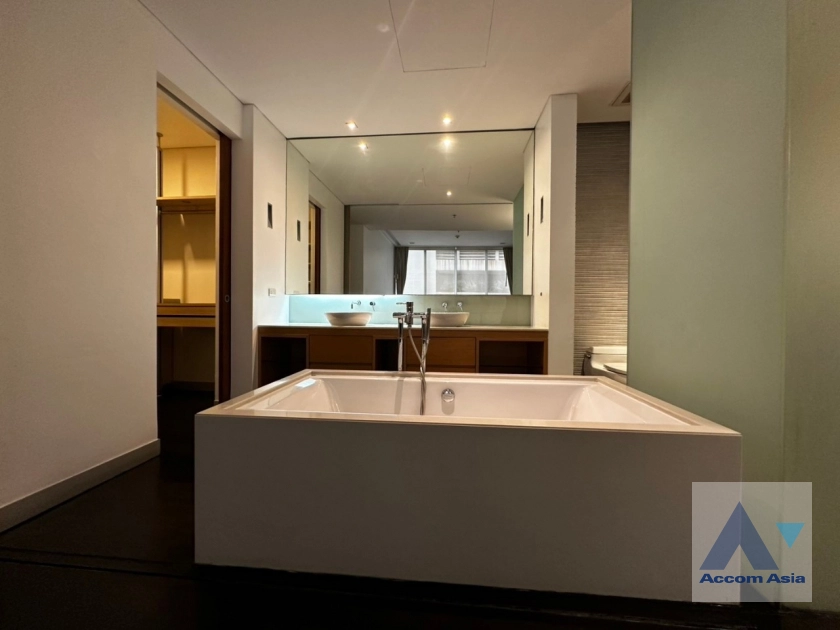 15  2 br Condominium For Sale in Sukhumvit ,Bangkok BTS Asok - MRT Sukhumvit at Domus 16 AA42761