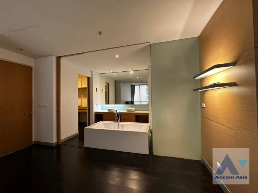 13  2 br Condominium For Sale in Sukhumvit ,Bangkok BTS Asok - MRT Sukhumvit at Domus 16 AA42761