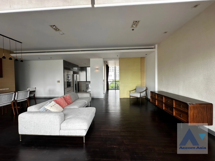 unitCondominium with a large balcony and unblocked city view at Domus 16 ( AA42761 )