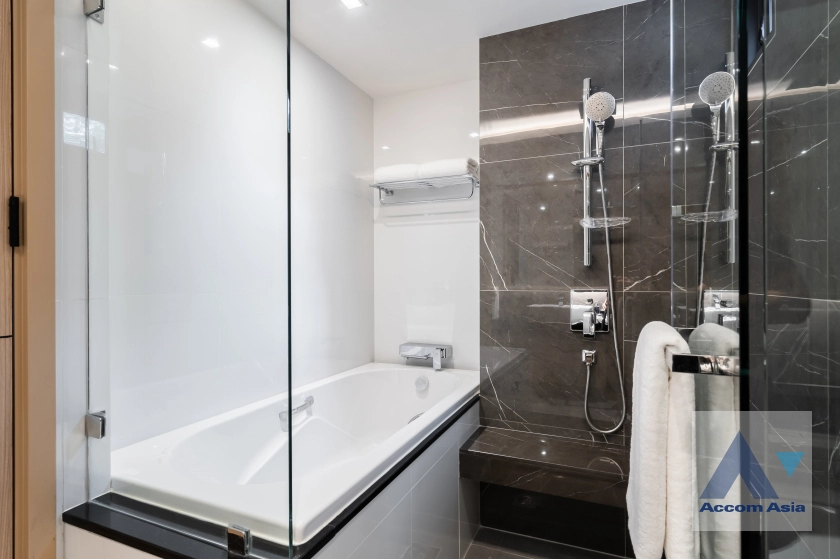 10  2 br Apartment For Rent in Sukhumvit ,Bangkok BTS Ekkamai at Luxury apartment AA42762