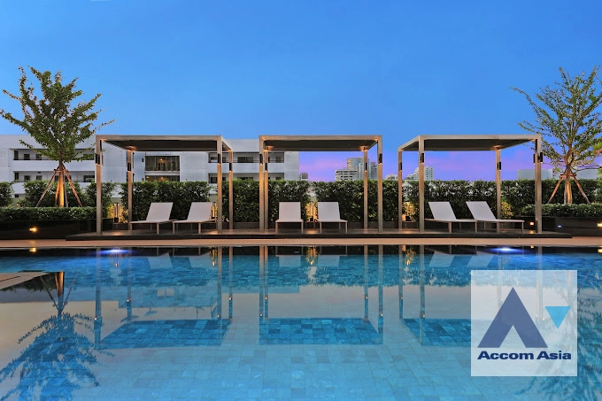  High-Rise Serviced Apartment Near The Em District Apartment  3 Bedroom for Rent BTS Phrom Phong in Sukhumvit Bangkok