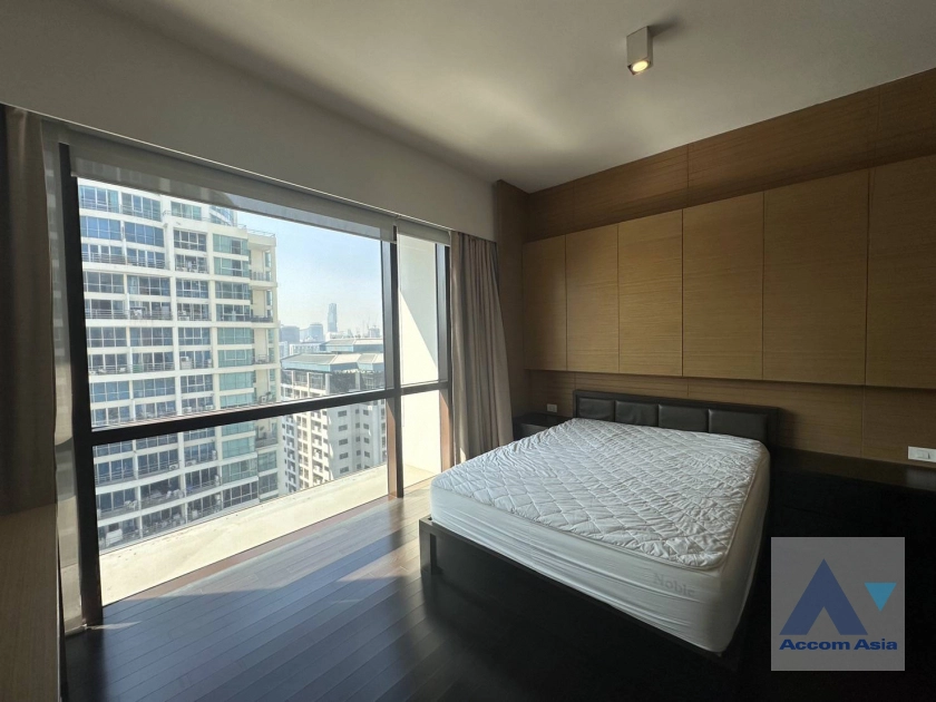 9  2 br Condominium For Rent in Ploenchit ,Bangkok BTS Ratchadamri at Hansar Residence AA42771