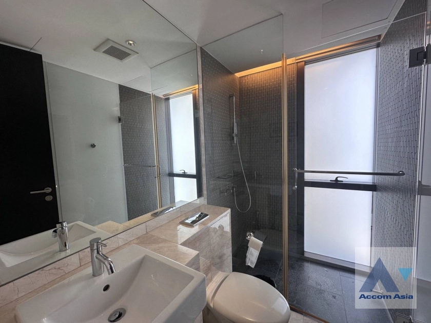 13  2 br Condominium For Rent in Ploenchit ,Bangkok BTS Ratchadamri at Hansar Residence AA42771