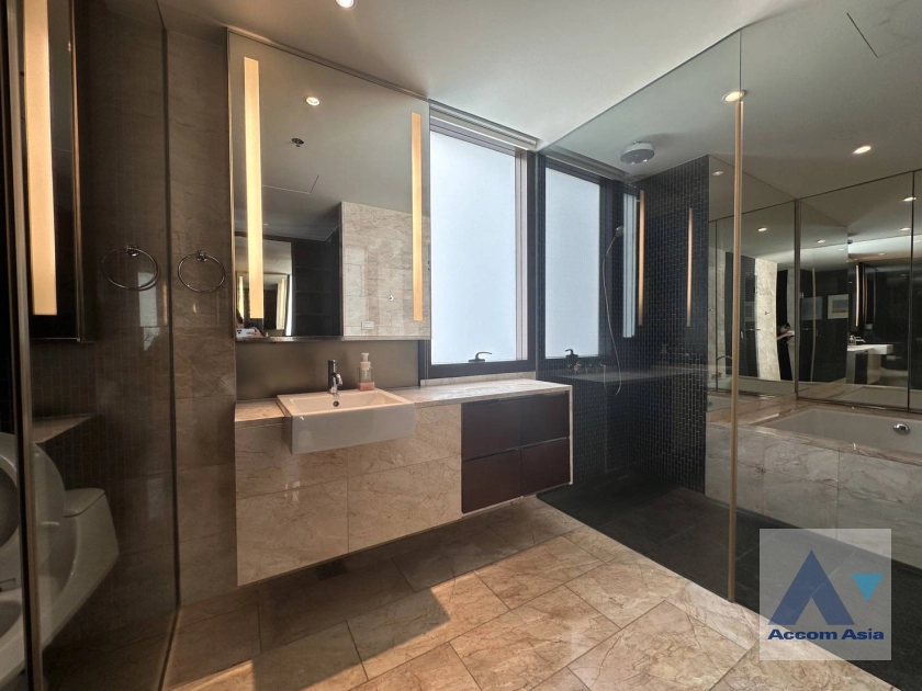 16  2 br Condominium For Rent in Ploenchit ,Bangkok BTS Ratchadamri at Hansar Residence AA42771