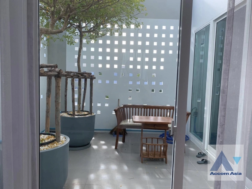 unitFully Furnished |  4 Bedrooms  House For Rent & Sale in Latkrabang, Bangkok  near ARL Ban Thap Chang (AA42780)