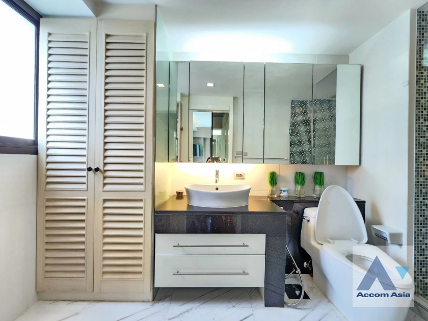 16  3 br Condominium For Sale in Silom ,Bangkok BTS Chong Nonsi at Silom City Resort AA42786