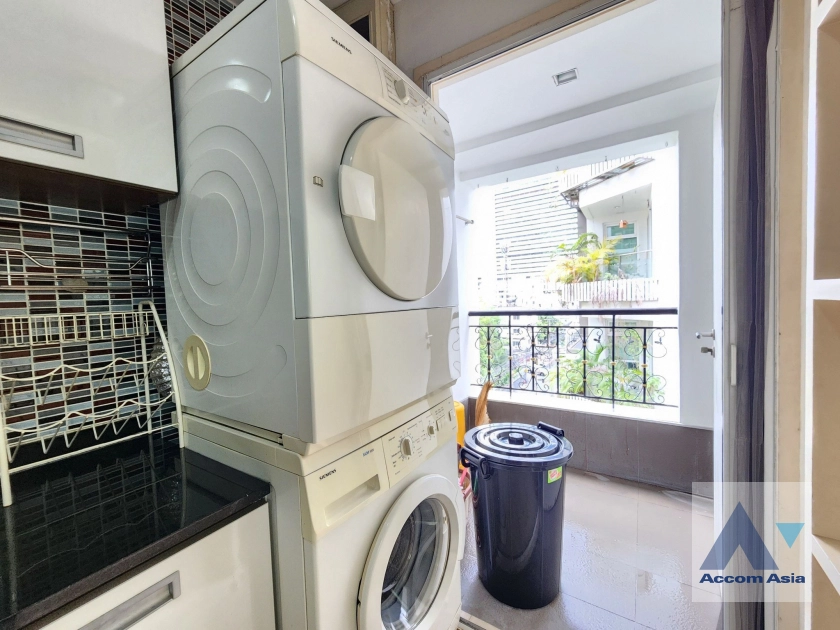 20  3 br Condominium For Sale in Silom ,Bangkok BTS Chong Nonsi at Silom City Resort AA42786