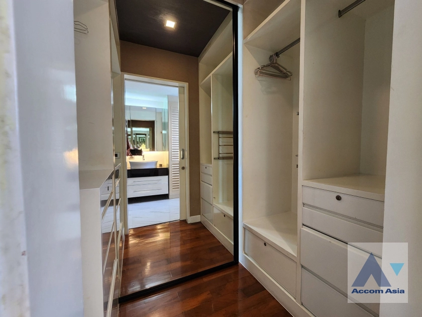 15  3 br Condominium For Sale in Silom ,Bangkok BTS Chong Nonsi at Silom City Resort AA42786