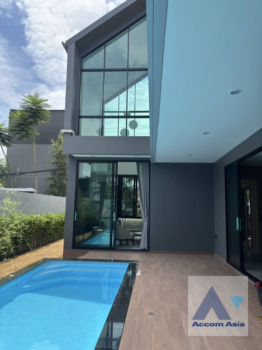 unitPrivate Swimming Pool |  4 Bedrooms  House For Rent & Sale in Sukhumvit, Bangkok  near BTS On Nut (AA42809)