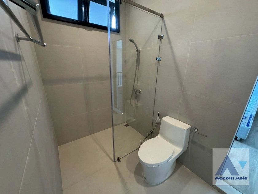 22  4 br House for rent and sale in Sukhumvit ,Bangkok BTS On Nut AA42809