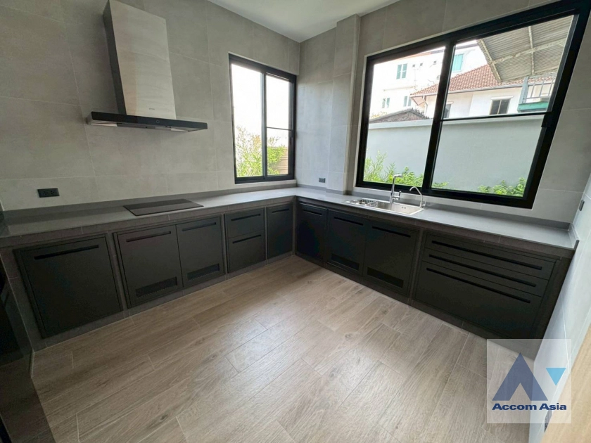 8  4 br House for rent and sale in Sukhumvit ,Bangkok BTS On Nut AA42809