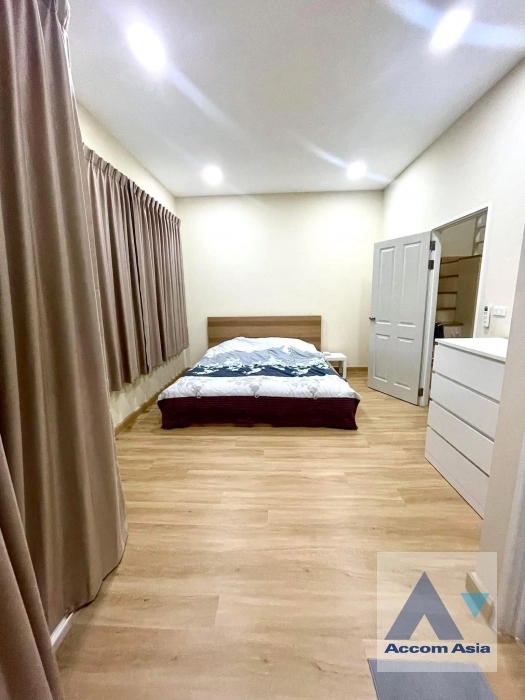 10  4 br House for rent and sale in Samutprakan ,Samutprakan BTS Bearing at Golden Neo Sukhumvit-Lasalle  AA42820