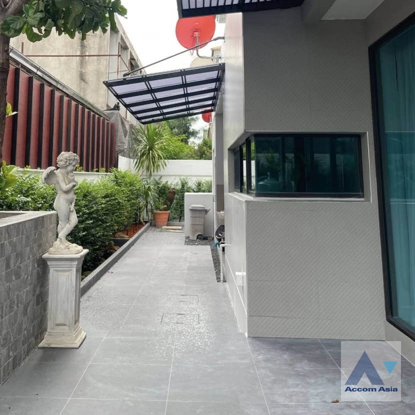 11  5 br House For Sale in Phaholyothin ,Bangkok  at Ladawan Kaset-Nawamin AA42821