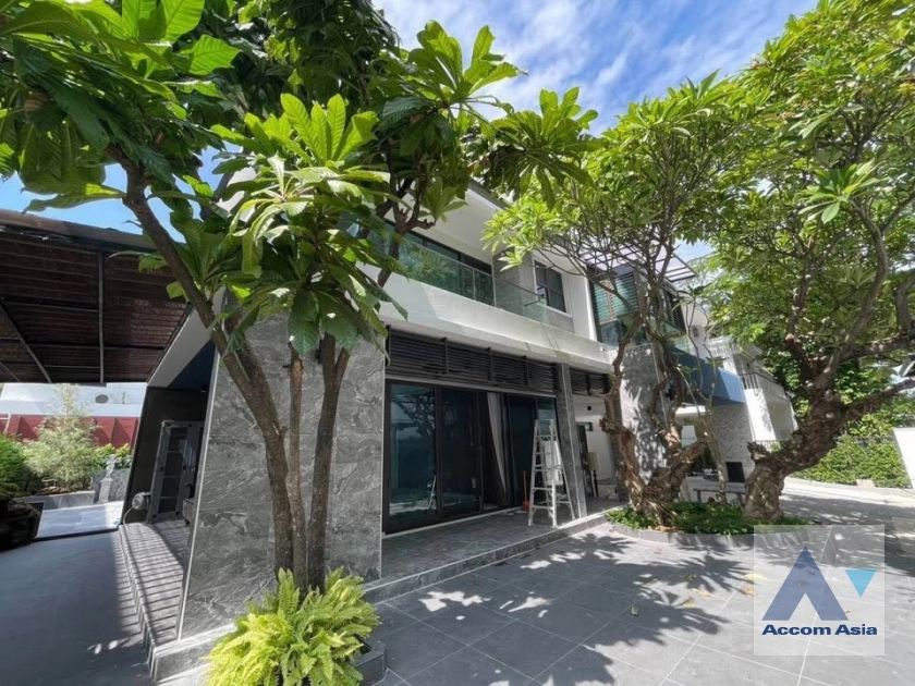 5  5 br House For Sale in Phaholyothin ,Bangkok  at Ladawan Kaset-Nawamin AA42821
