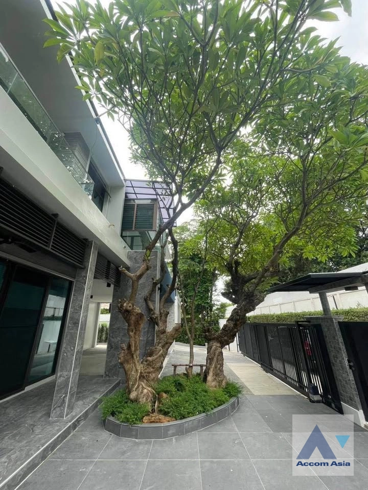 10  5 br House For Sale in Phaholyothin ,Bangkok  at Ladawan Kaset-Nawamin AA42821