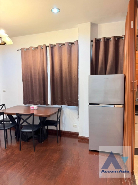 unit 2 Bedrooms  Apartment For Rent in Sukhumvit, Bangkok  near BTS Nana (AA42826)