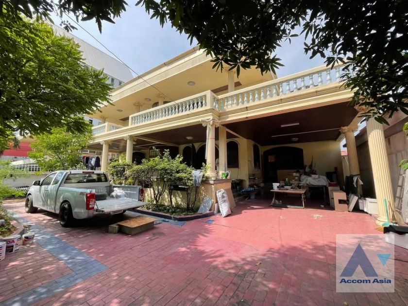  2  5 br House For Sale in Samutprakan ,Samutprakan BTS Bearing AA42827