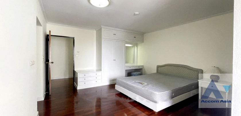 8  4 br Apartment for rent and sale in Sukhumvit ,Bangkok BTS Phrom Phong at Greenery garden and privacy AA42830