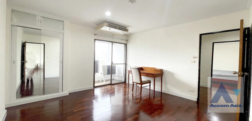 5  4 br Apartment for rent and sale in Sukhumvit ,Bangkok BTS Phrom Phong at Greenery garden and privacy AA42830