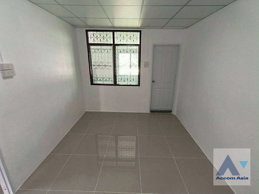 unitPet friendly |  2 Bedrooms  House For Rent & Sale in Phaholyothin, Bangkok  near BTS Saphan-Kwai (AA42837)