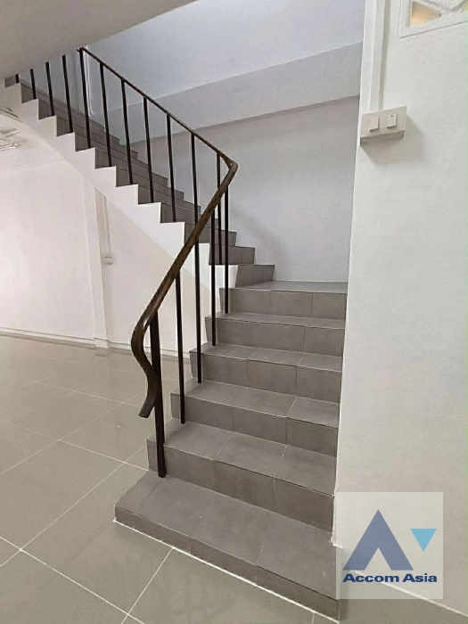 4  2 br House for rent and sale in Phaholyothin ,Bangkok BTS Saphan-Kwai AA42837