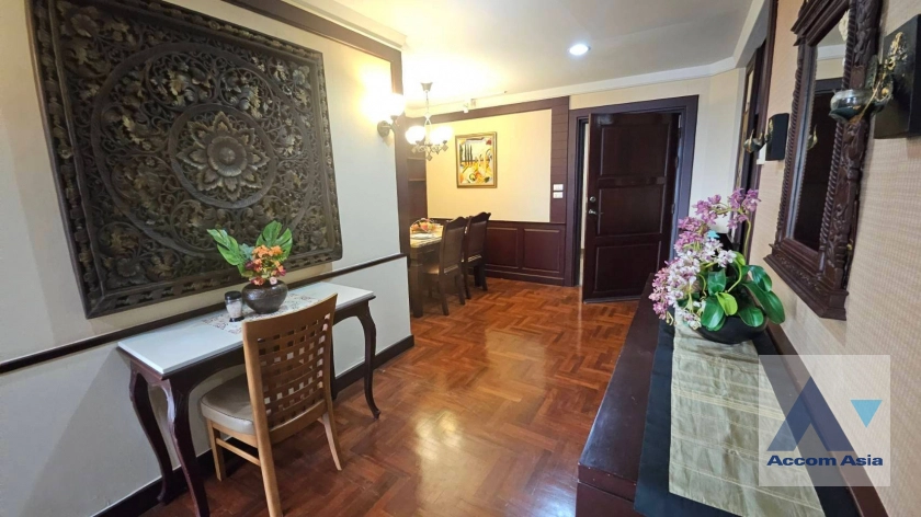 unit 2 Bedrooms  Condominium For Rent in Sukhumvit, Bangkok  near BTS Asok (AA42842)