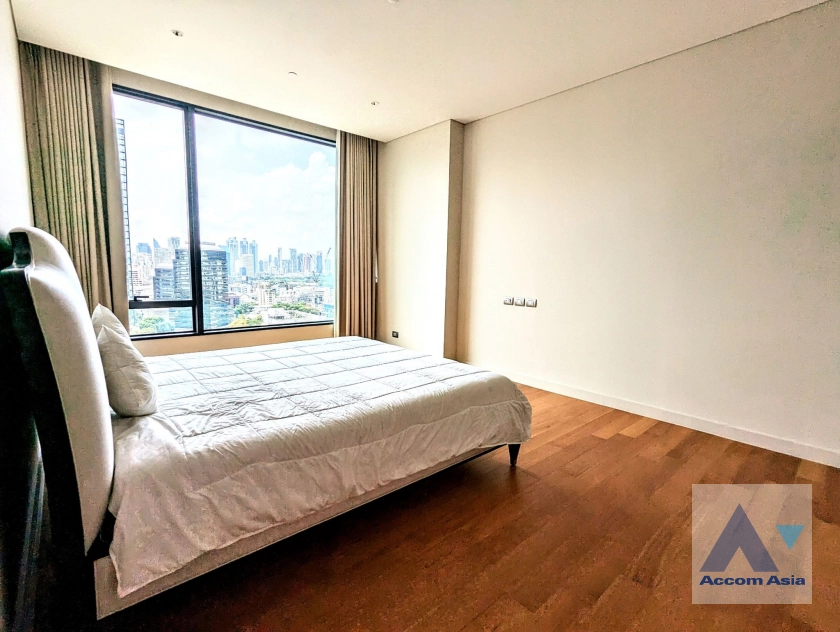 5  1 br Condominium for rent and sale in Ploenchit ,Bangkok BTS Chitlom at Sindhorn Residence AA42855