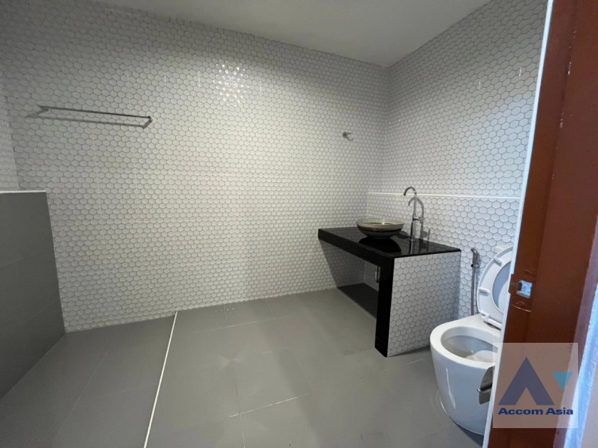 12  4 br House For Rent in Lat Phrao ,Bangkok  AA42857