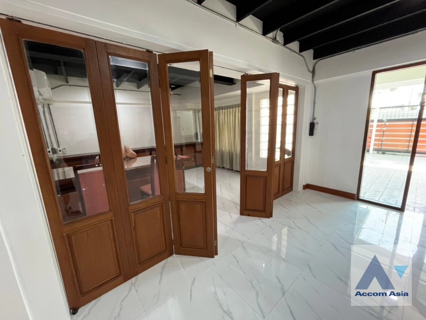  1  4 br House For Rent in Lat Phrao ,Bangkok  AA42857