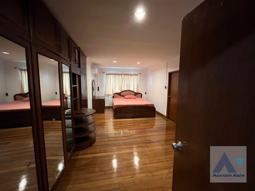 5  4 br House For Rent in Lat Phrao ,Bangkok  AA42857