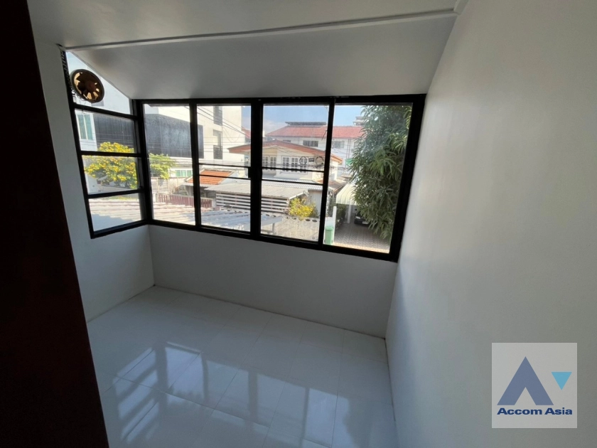 11  4 br House For Rent in Lat Phrao ,Bangkok  AA42857