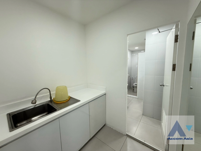 6  Office Space For Rent in Sukhumvit ,Bangkok BTS Phrom Phong at Richmond Building AA42864